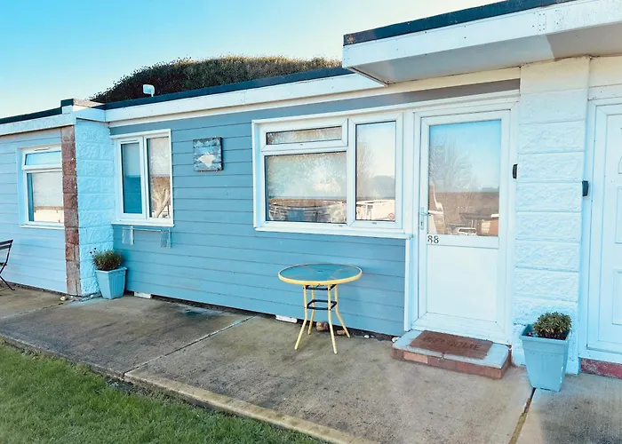 2 Bedroom Chalet Sb88, Sandown, Isle Of Wight, Dog Friendly